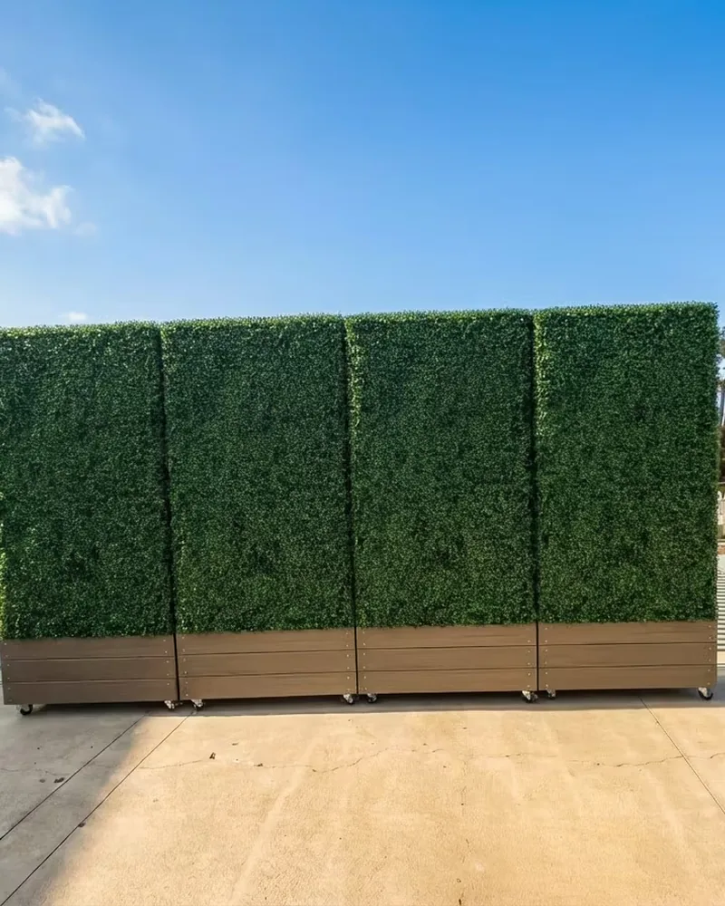 Del Mar Hotel hedge panels